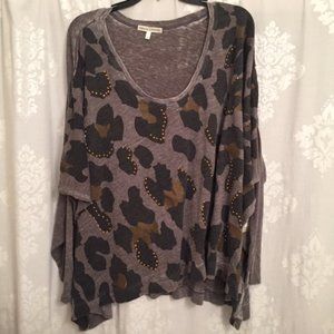Threads 4 Thought Gray Leopard Top - NWT - Sz M